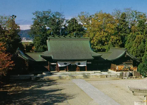 富山県護国神社　社殿
